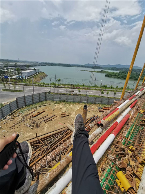 滨湖区作业中发生设备损坏或人员意外，责任怎么划分？