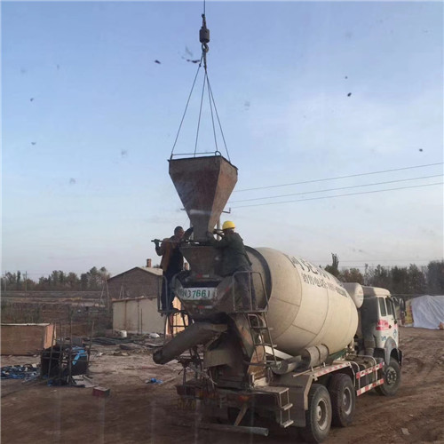 滨湖区“精准瞄准”—— 吊车的 “定位导航” 技术