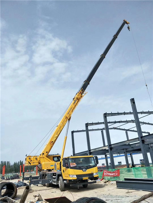 滨湖区超高层建筑钢结构吊装案例
